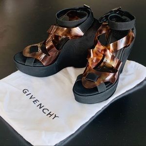 Givenchy sumptuous tortoise acrylic strap wedge!
